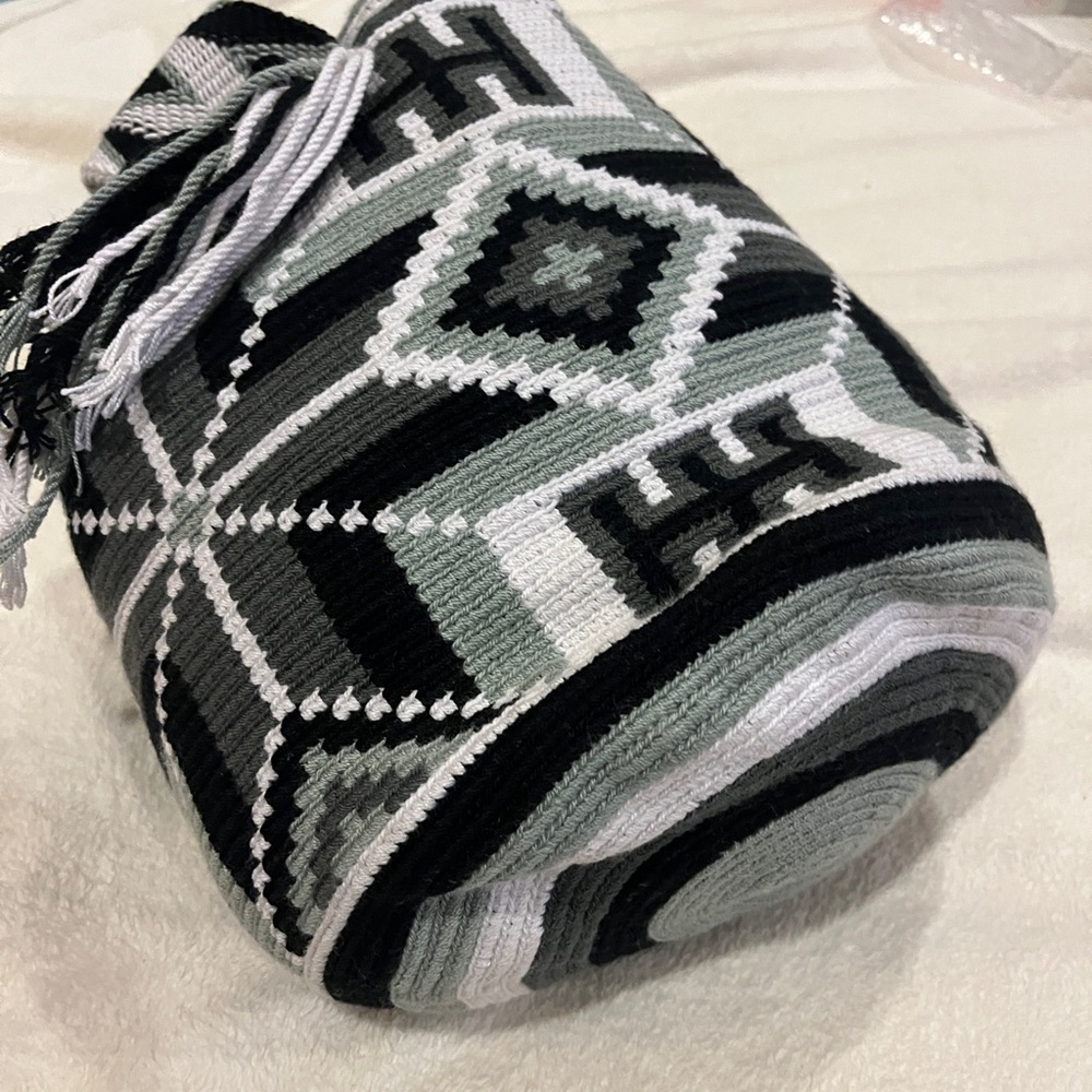 New Colombian bags Authentic handmade Colombian Wayuu bucket bag!!!